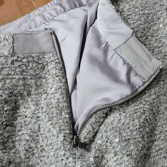 Alice & Olivia Silver Sequin skirt size 2 - Picture 6 of 6